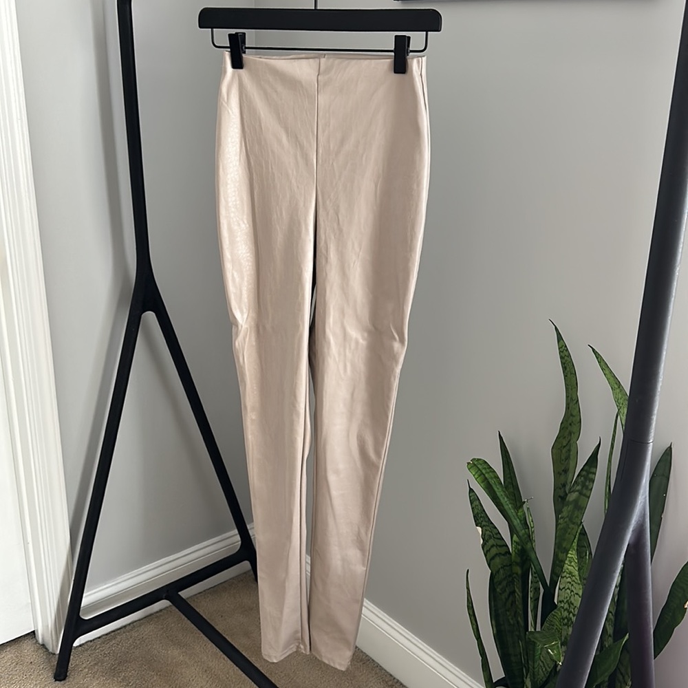 Pretty Little Thing PLT Stone Nude Croc Faux Leather Skinny Pants Size 4